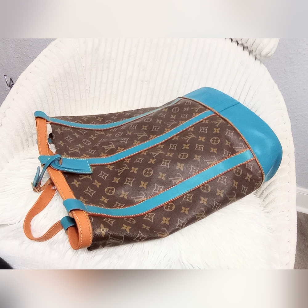 Louis Vuitton Bag - Picture 9 of 16